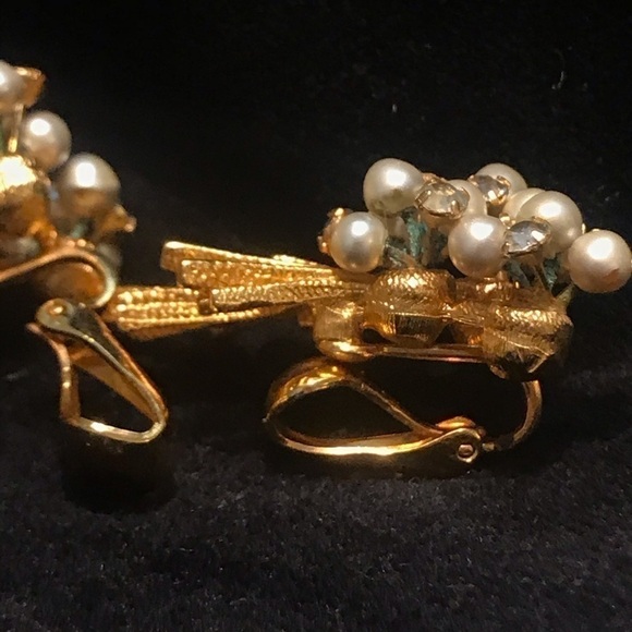 Vintage Clip on Glass Pearl Gold tone earrings - Picture 7 of 8
